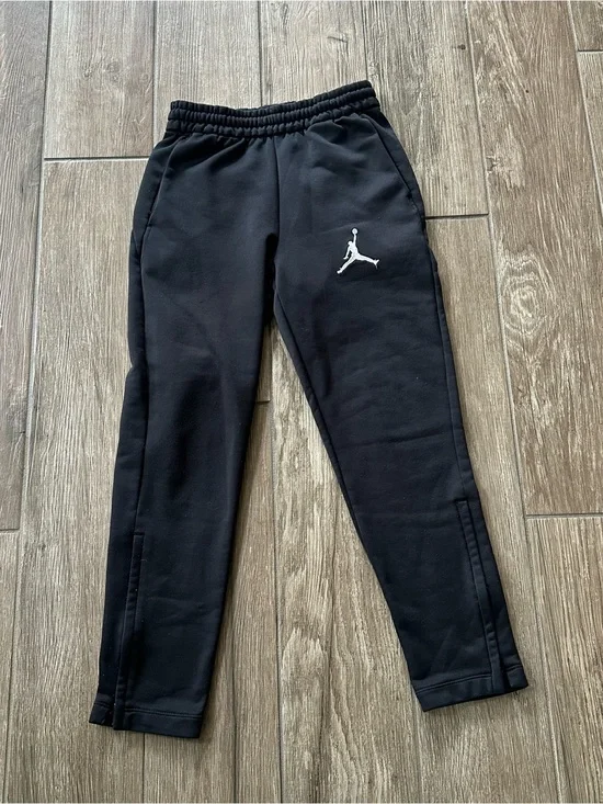 Boys Jordan Black Joggers with White Jumpman Logo  size M(10-12 YRS)