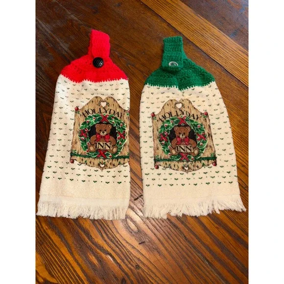Vintage Christmas Hollyday Teddy Bear Hanging Kitchen Towels Set of 2 Red Green