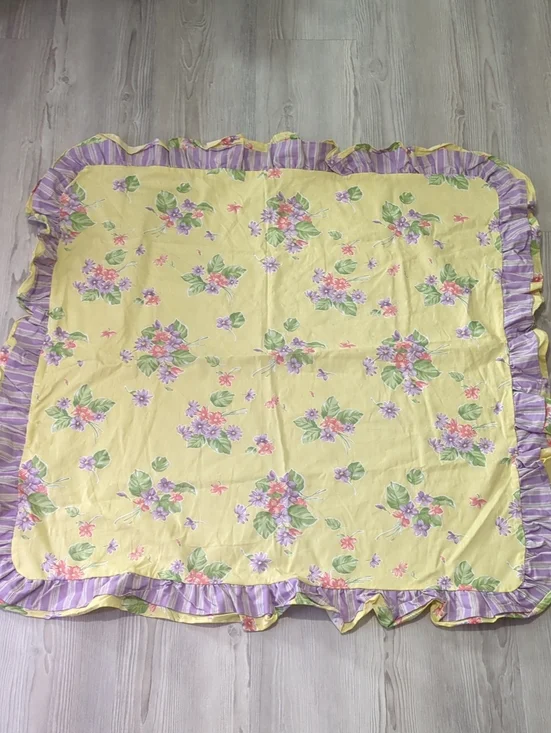 Waverly Garden Room Floral Ruffled Table Topper Tablecloth 36x36 Cottagecore