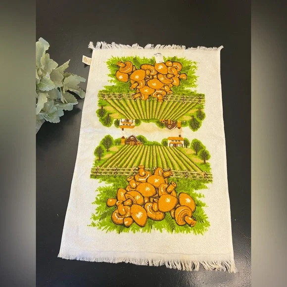 NOS Vintage 70s Mid Century Modern‎ Mushroom Plantation Farm Kitchen Towel As Is