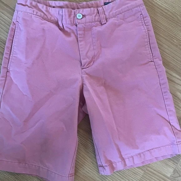Vineyard Vines shorts‎ Size 16