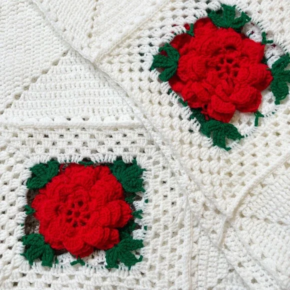 Vintage‎ Handmade Crochet Table Runner White Granny Square 3D Rose Flowers Boho