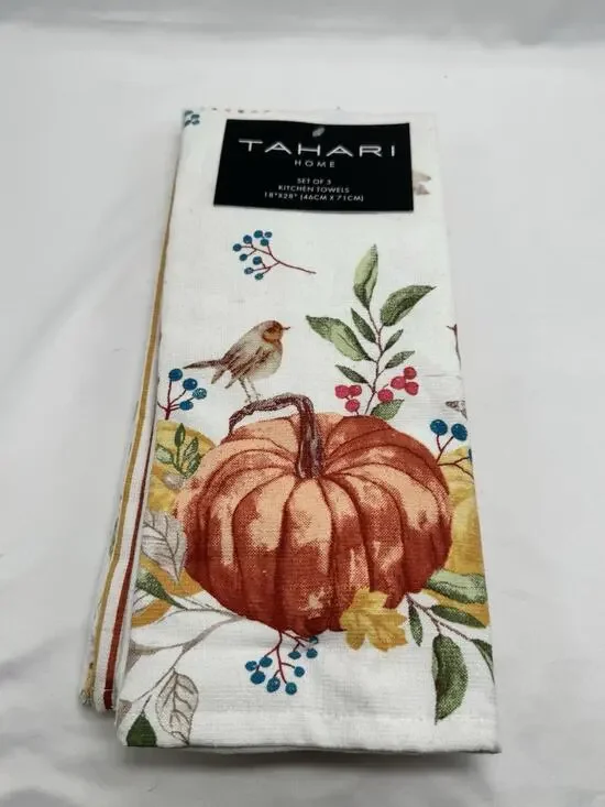 Tahari Thanksgiving Fall Holiday Pumpkins Autumn Leaves Set Of 3 Kitchen Towels