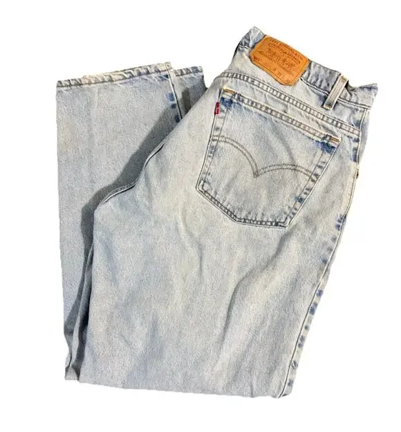 Vintage Levi’s 560 Light Was Size 37/30 Tapered Leg Loose Fit