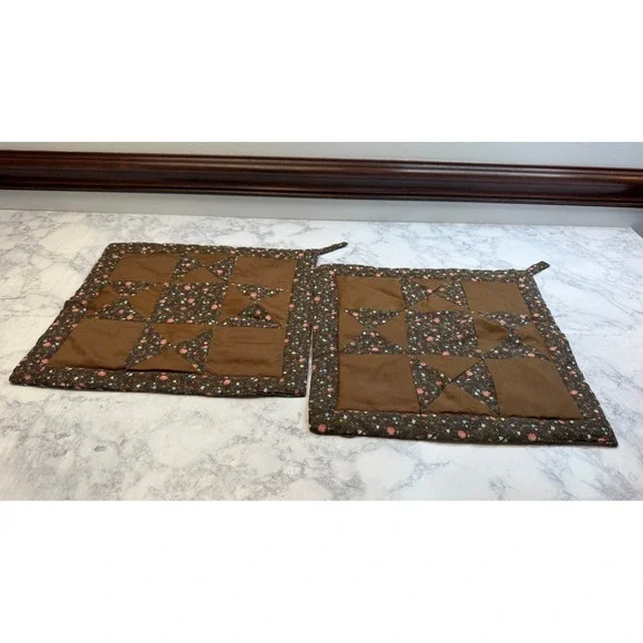 Vintage Quilted Pot Holders Set of 2 Brown Floral Patchwork Star Farmhouse 11.5