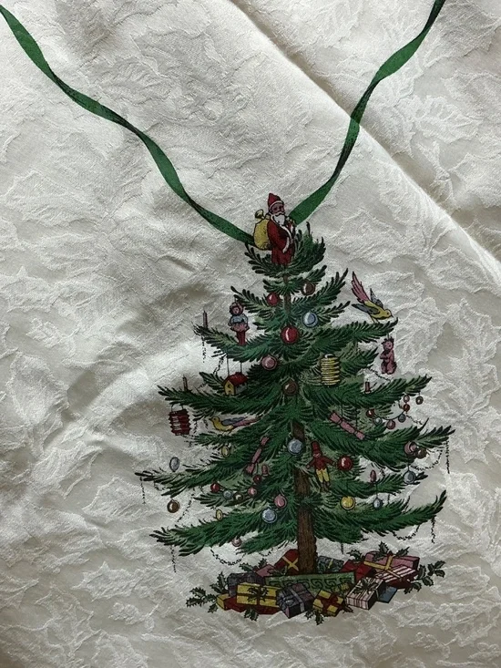 Spode Christmas Tree Tablecloth and 4 Table Napkins