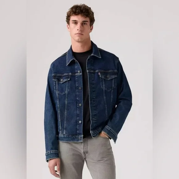 Levi’s Trucker Jacket New Medium Wash Standard Fit Sz XL
