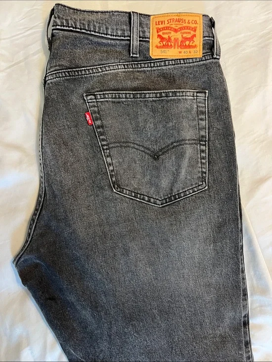 Levi's Men's Black Washed 541 Athletic Taper  Jeans