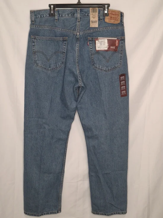 Levi's Relaxed Fit 505 Jeans in Medium Denim Blue 40