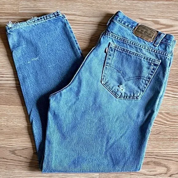 𝅺VINTAGE Levi’s 540 Brown Tab Relaxed Fit Jeans.