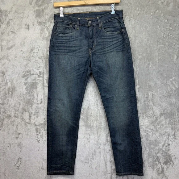 Levi's 502 Regular Fit Jean for Men, Size 32 x 32 inch - Medium Wash‎ EUC