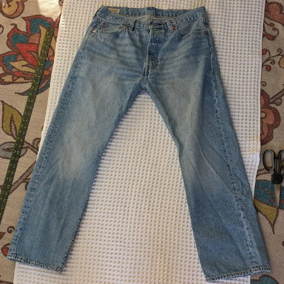 Levi's Classic 501 Button Fly Blue Straight Men's Jeans See Measurements