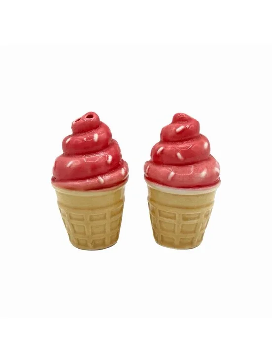 Cracker Barrel Mini Pink Ice Cream Cone Salt & Pepper Shakers