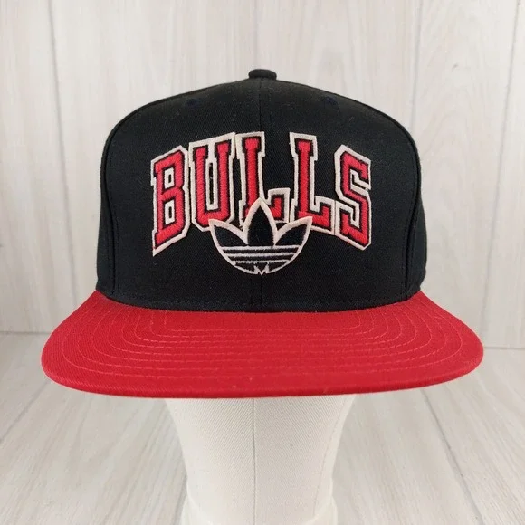 Adidas Chicago Bulls Snapback Hat Mens OSFM Black Red NBA Trefoil Flat Brim Cap‎