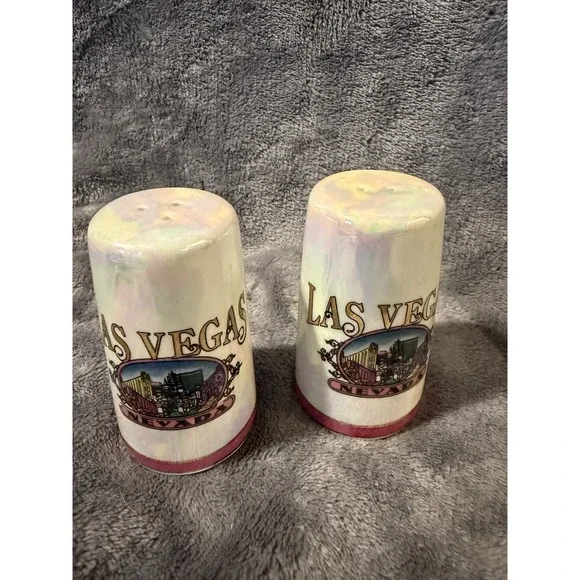 Iridescent Las Vegas Nevada Salt & Pepper Shakers‎ Set Vtg - Swanky Barn