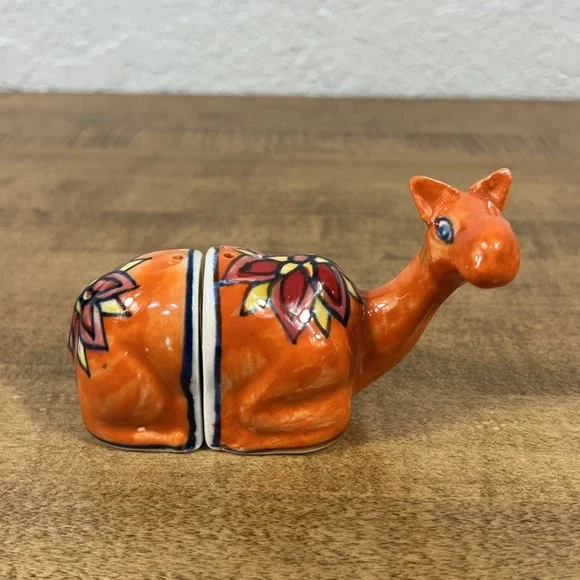 Camel W/‎ Floral Design Ceramic Salt & Pepper Shakers Orange