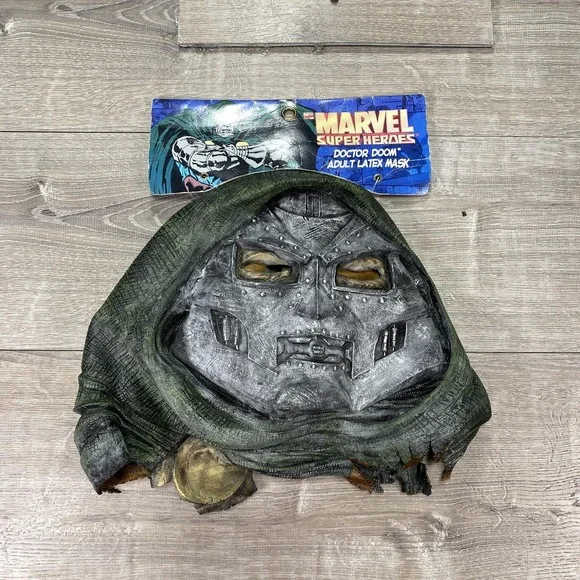 Vintage 1998 Marvel Super Heroes Doctor Doom Adult Latex Mask Disguise‎ Inc Hood