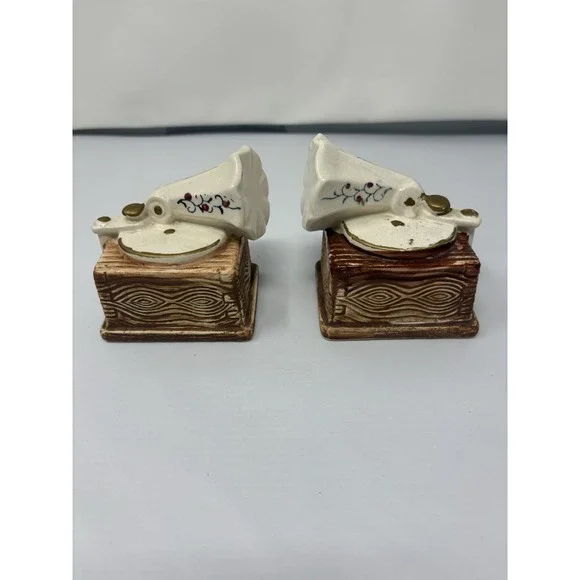 Vintage 1950's Phonograph Record Players Salt and‎ Pepper Shakers Japan MCM Gran