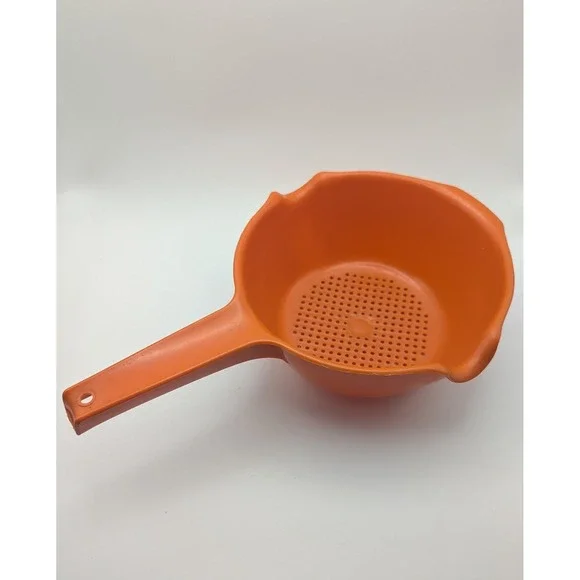 Rubbermaid‎ Orange Plastic Vintage Handheld Colander Strainer 2 Spout 2930 Retro