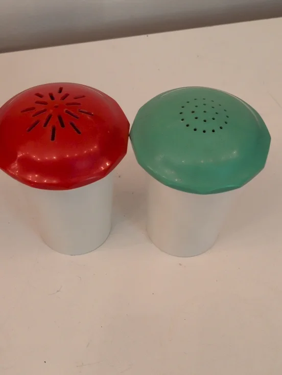✨ 4/$15 Vintage Salt and Pepper Shaker Set with Red and Green Lids