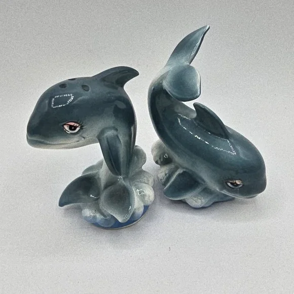 Vintage Whale Salt and Pepper Shakers 1950s/1960s Japan Kitschy Anthropomorphic
