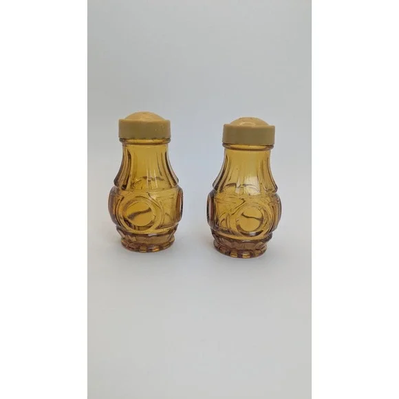 Vintage Amber Glass Salt Pepper Shakers‎ Thumbprint Ribbed MCM Retro Set 4 Inch