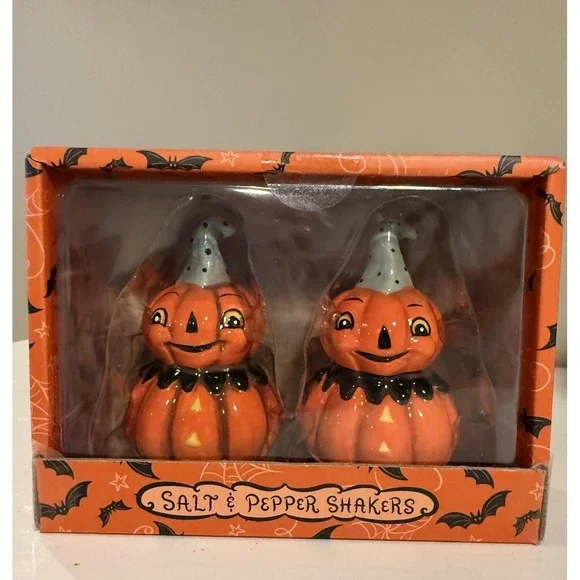 🎃NIB Johanna Parker Nostalgia Ceramic Pumpkin Salt & Pepper Shaker Set