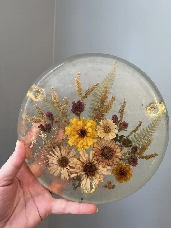 Vintage 70's MCM Lucite Footed Trivet with Dried Pressed Flowers 8.5”