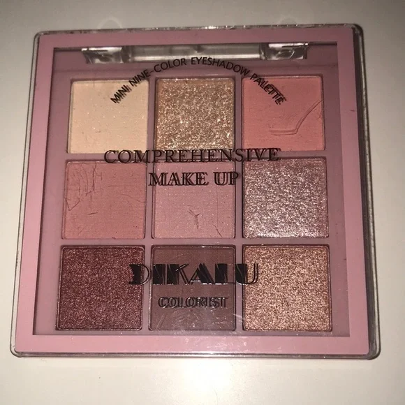 Comprehensive Make Up 9-Color Eyeshadow Palette - Pink Tones