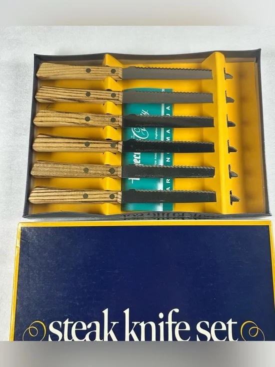 Vintage Steak Knife Set with Wood Handles - Yellow/Blue