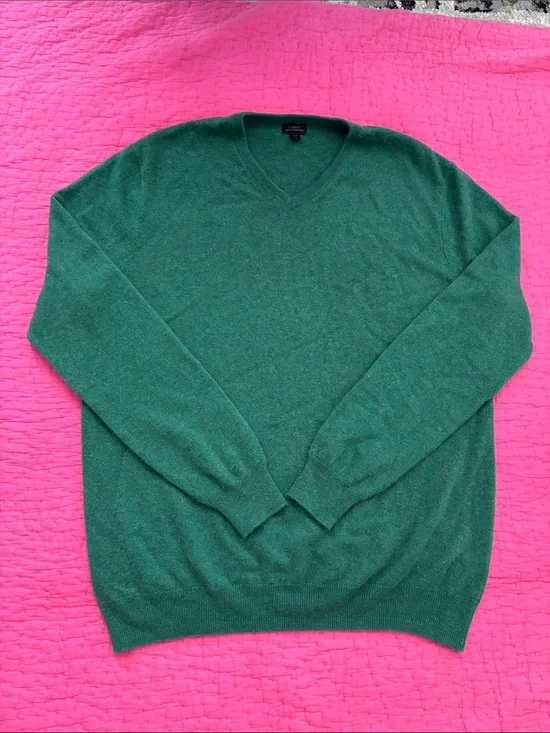 J. Crew Men's Forest Green V-Neck cashmere Sweater, XL