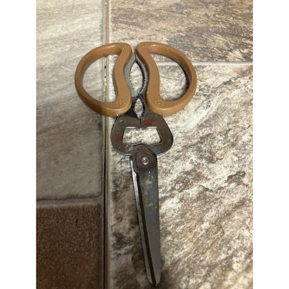Vintage Travco Kitchen Shears Multi Tool Stainless Steel Taiwan Tan Floral 8.25