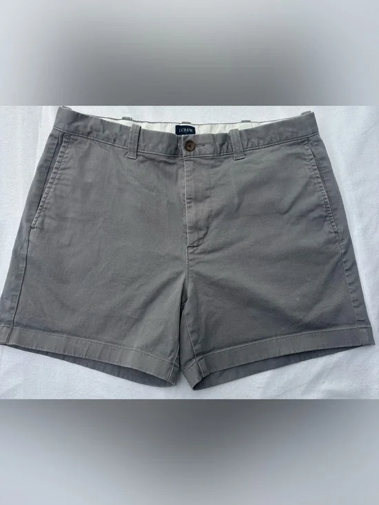 J. Crew Men’s Slate Gray Flat-Front Chino Shorts
