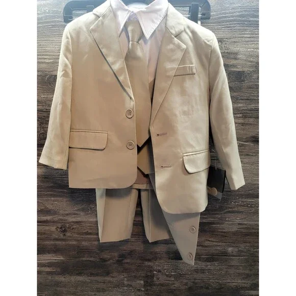 Jewels and Gents Boys Size 4T Sand 5pc Suit  NWT