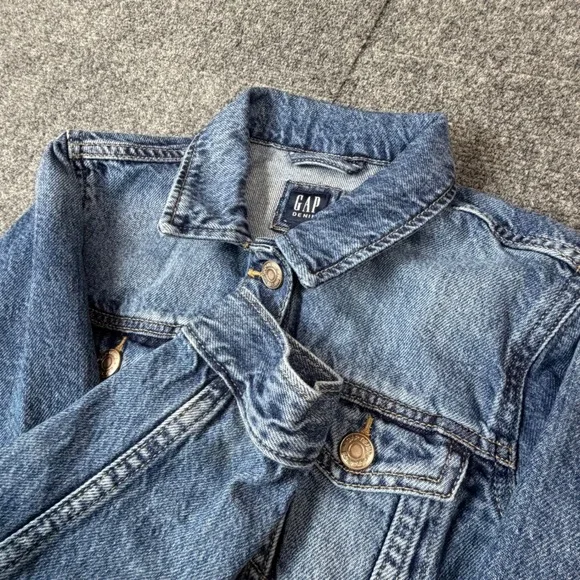 Gap Kids Girls Size Large‎ 10 Blue Denim Jacket Medium Wash Button Front Pocket