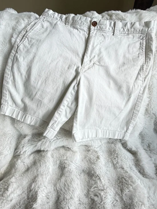 Men’s J. Crew Re-Imagined Chino Flex Shorts  Sz. 32