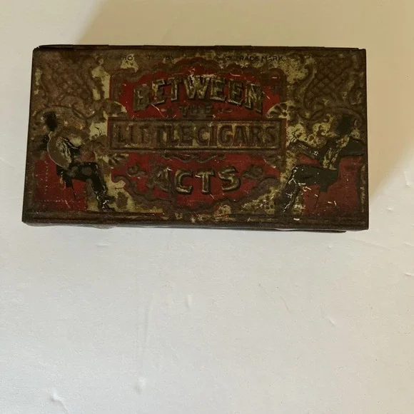 Vintage Between the Acts Little Cigars Tin The American‎ Tobacco CO.
