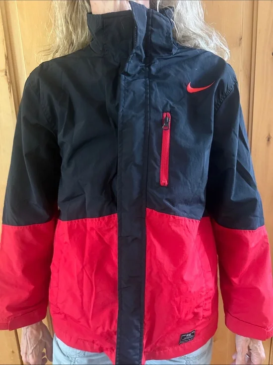 Nike Vintage Kids Black 12-13 yrs (Women’s S!) and Red/Black Sports Rain Jacket