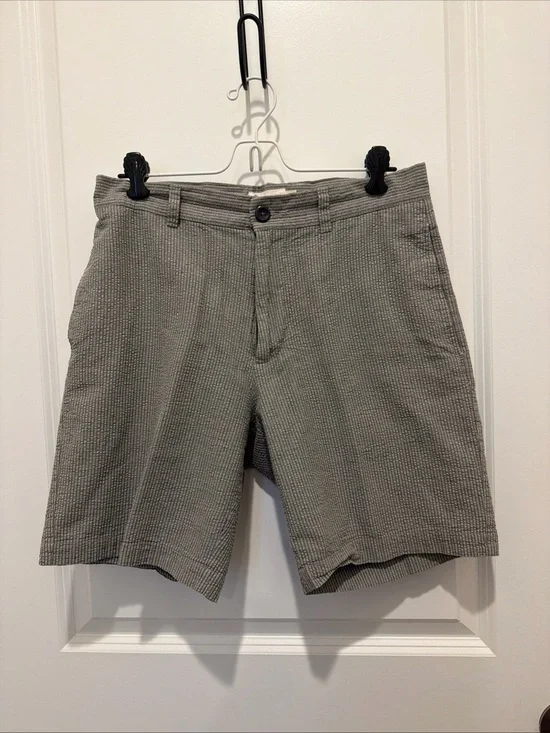 J. Crew Men's Textured Seersucker Flat Front Shorts - Gray