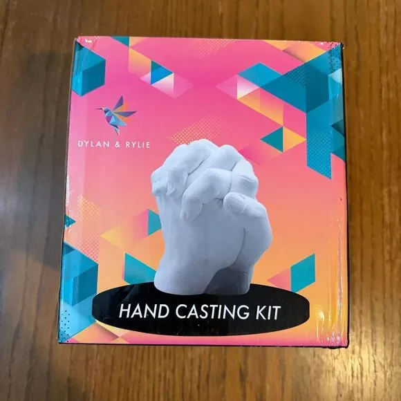 Dylan & Rylie Hand Casting Kit Couples DIY Plaster Mold New Damaged Box
