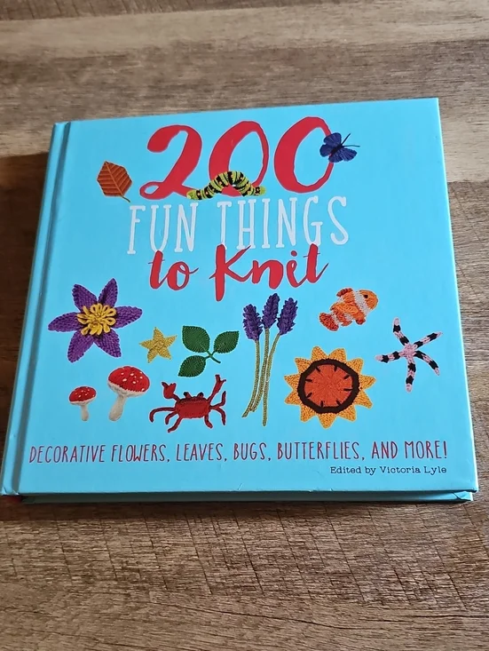 200 Fun Things to Knit 🧶🧵😊