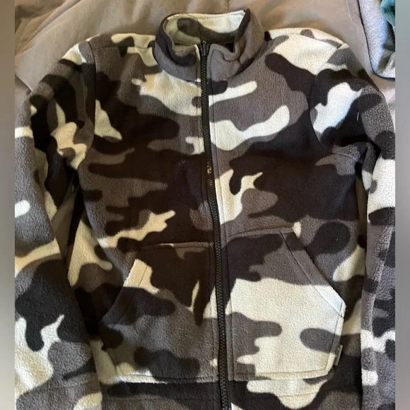 Boys Eddie Bauer zip up fleece