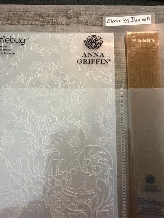 Cricut Anna Griffin blooming damask embossing Folder