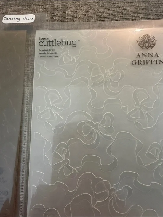 Cricut Anna Griffin dancing bows  embossing Folder