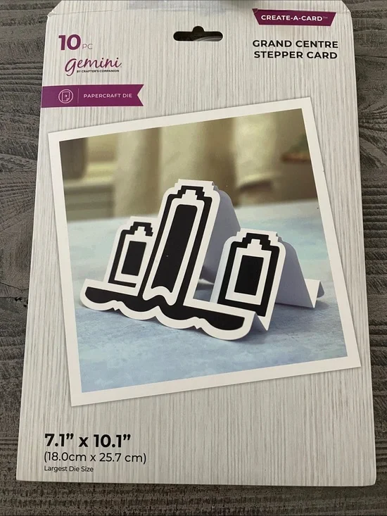 Gemini Create-A-Card Grand Centre Stepper Card Die -