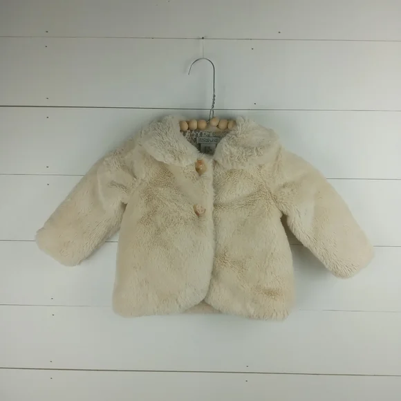 Rachel Zoe girls size 12 mos cream fuzzy snap large button coat slight collar