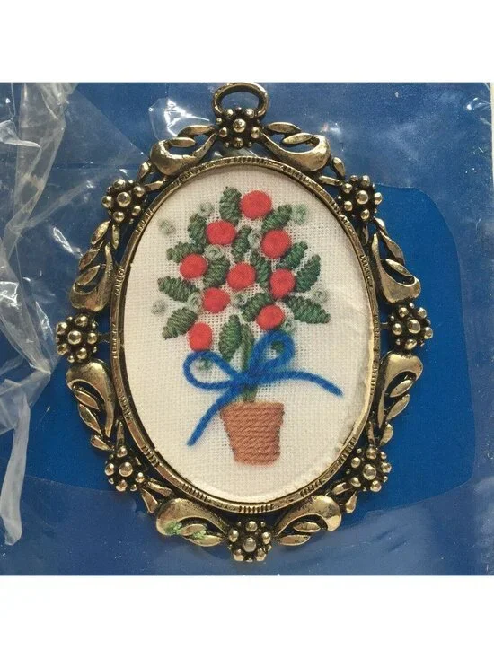The Kit Bit Stitchery Miniatures Easy To Do Craft Flower Pot Bouquet