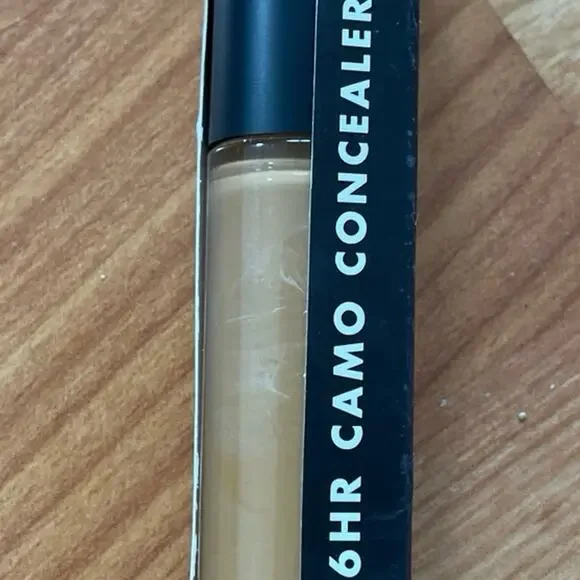 ELF 16HR Camo Concealer Deep‎ Olive
