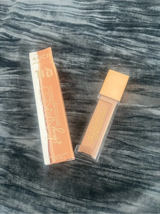Urban Decay Stay Naked Weightless 24hr Liquid Foundation - 40CP Light/Medium