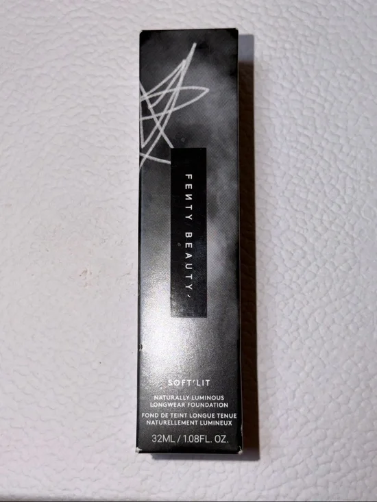 Fenty Beauty Soft'Lit Foundation - Black